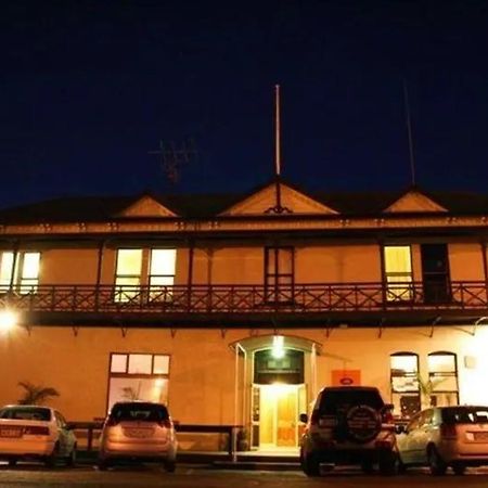 Customhouse Hotel And Backpackers Hostel 넬슨 외부 사진